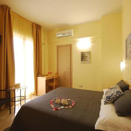 Hotel Caggiari Senigallia Bagian luar foto