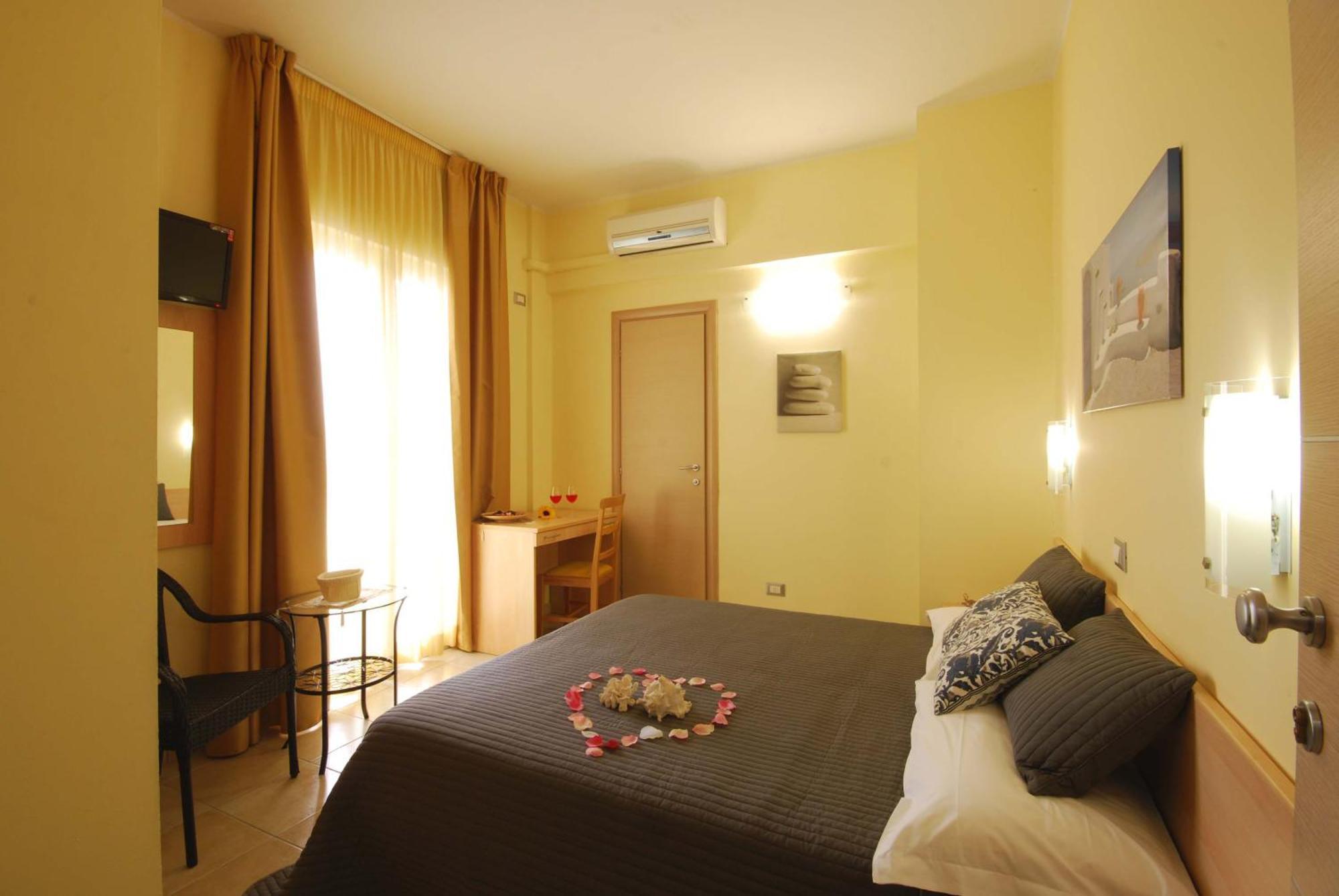Hotel Caggiari Senigallia Bagian luar foto