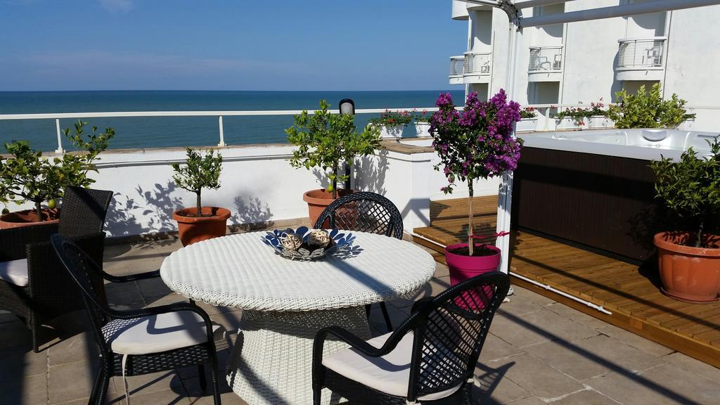 Hotel Caggiari Senigallia Bagian luar foto