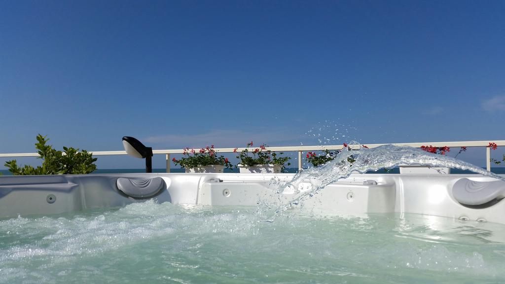 Hotel Caggiari Senigallia Bagian luar foto