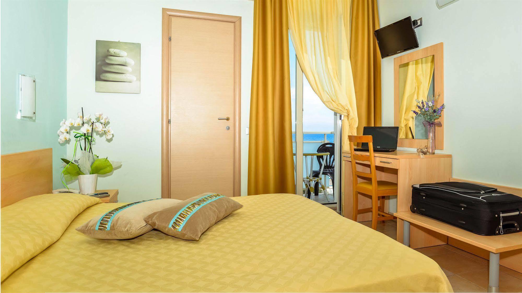 Hotel Caggiari Senigallia Bagian luar foto